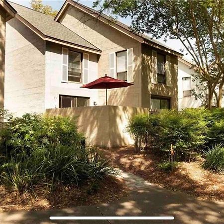 In The Heart Of Harbour Town 2Br 2Ba Pool Access Close To Beach Hilton Head Island Zewnętrze zdjęcie