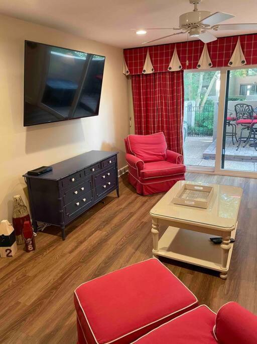 In The Heart Of Harbour Town 2Br 2Ba Pool Access Close To Beach Hilton Head Island Zewnętrze zdjęcie