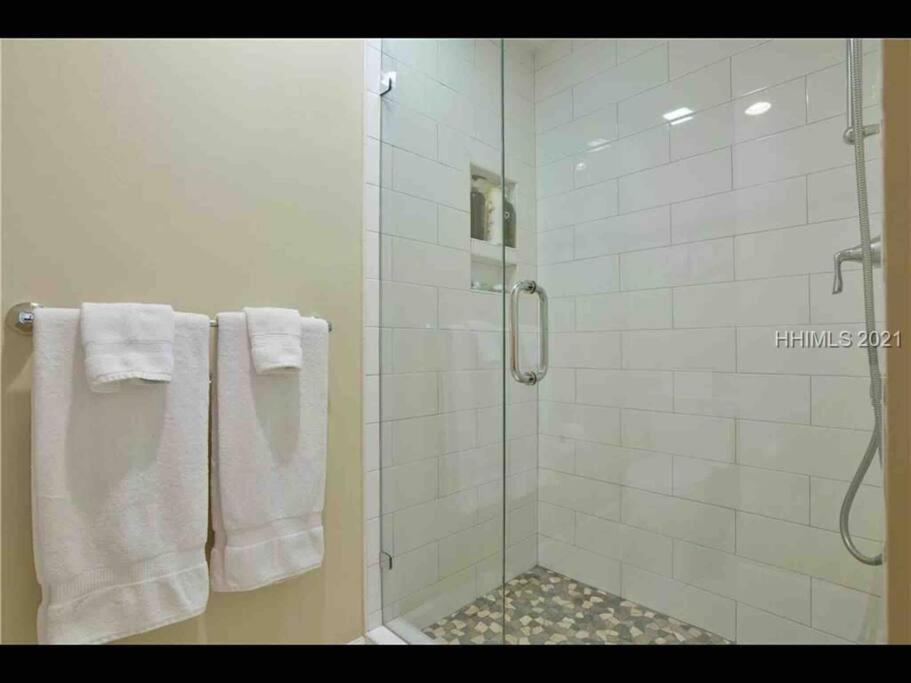 In The Heart Of Harbour Town 2Br 2Ba Pool Access Close To Beach Hilton Head Island Zewnętrze zdjęcie