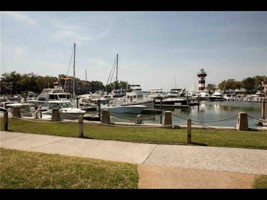In The Heart Of Harbour Town 2Br 2Ba Pool Access Close To Beach Hilton Head Island Zewnętrze zdjęcie