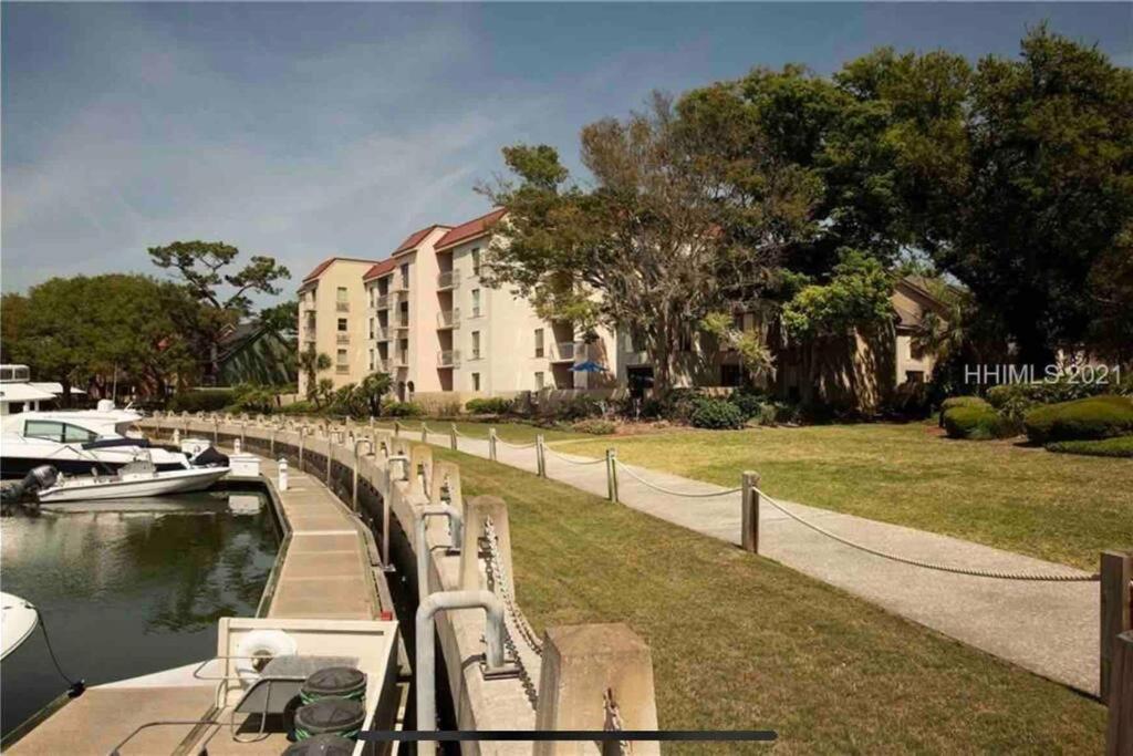 In The Heart Of Harbour Town 2Br 2Ba Pool Access Close To Beach Hilton Head Island Zewnętrze zdjęcie